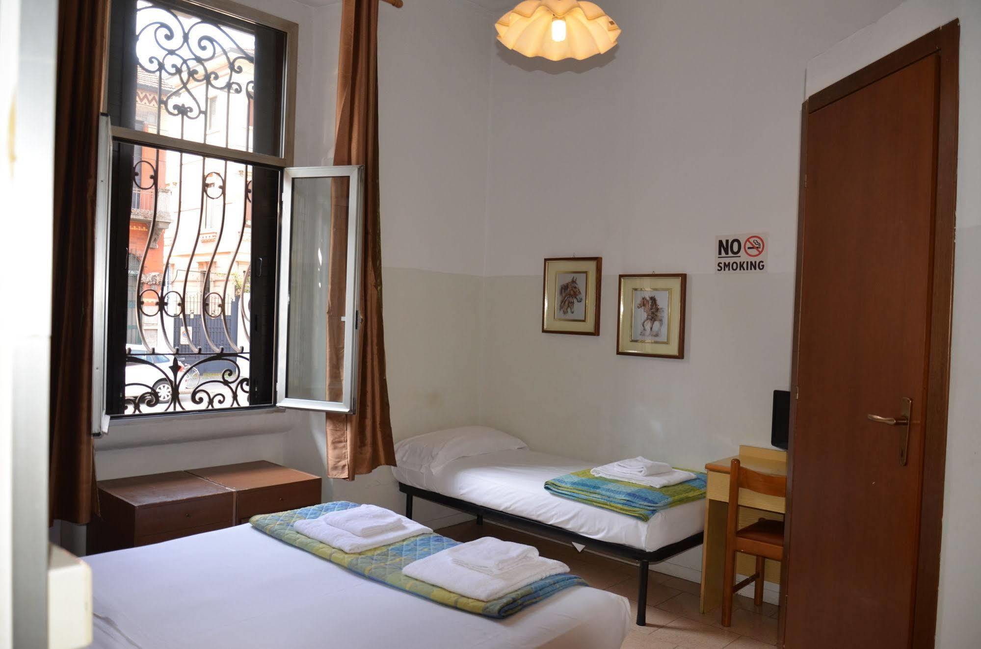 Hotel New Milan Extérieur photo