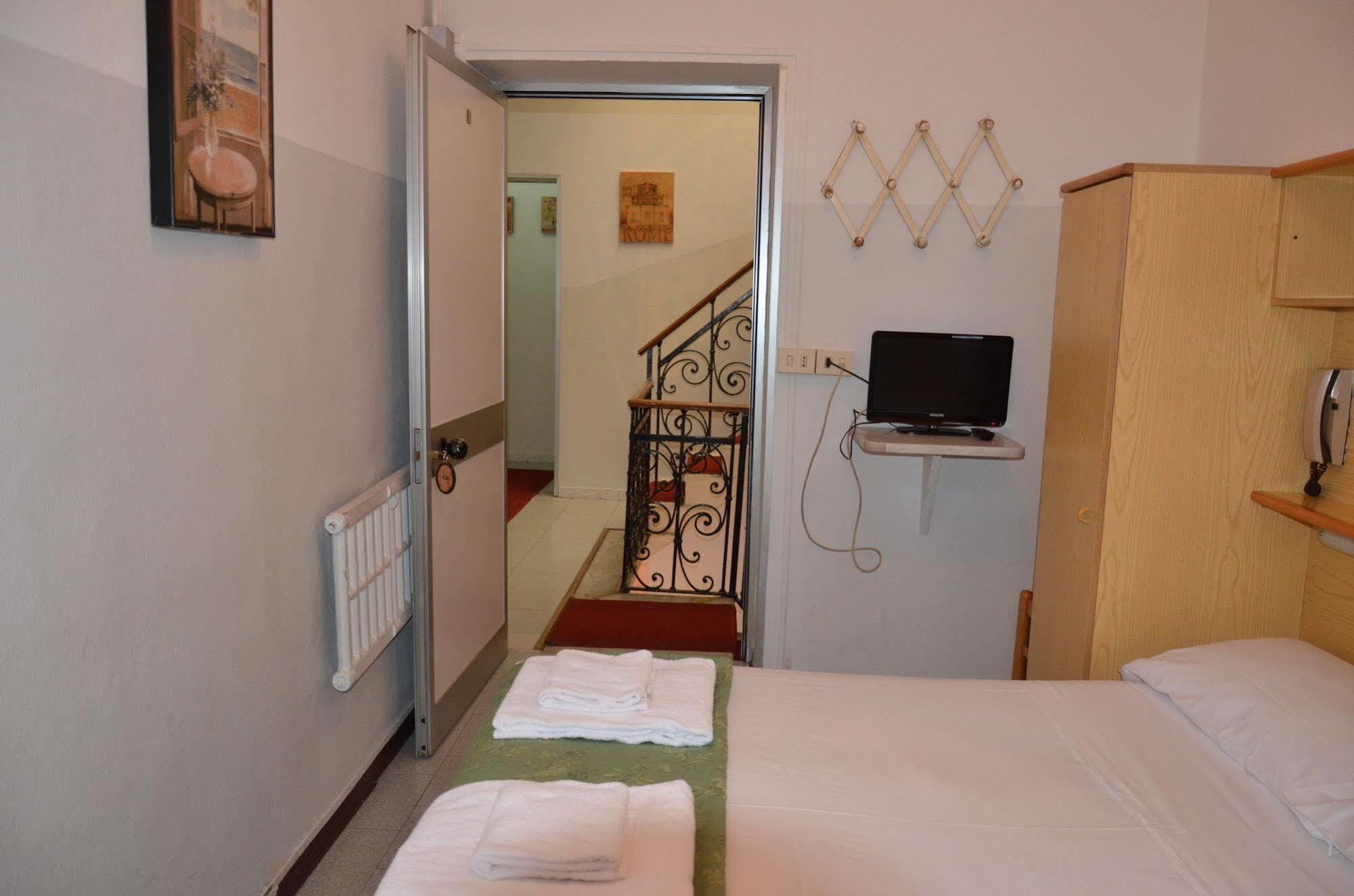 Hotel New Milan Extérieur photo