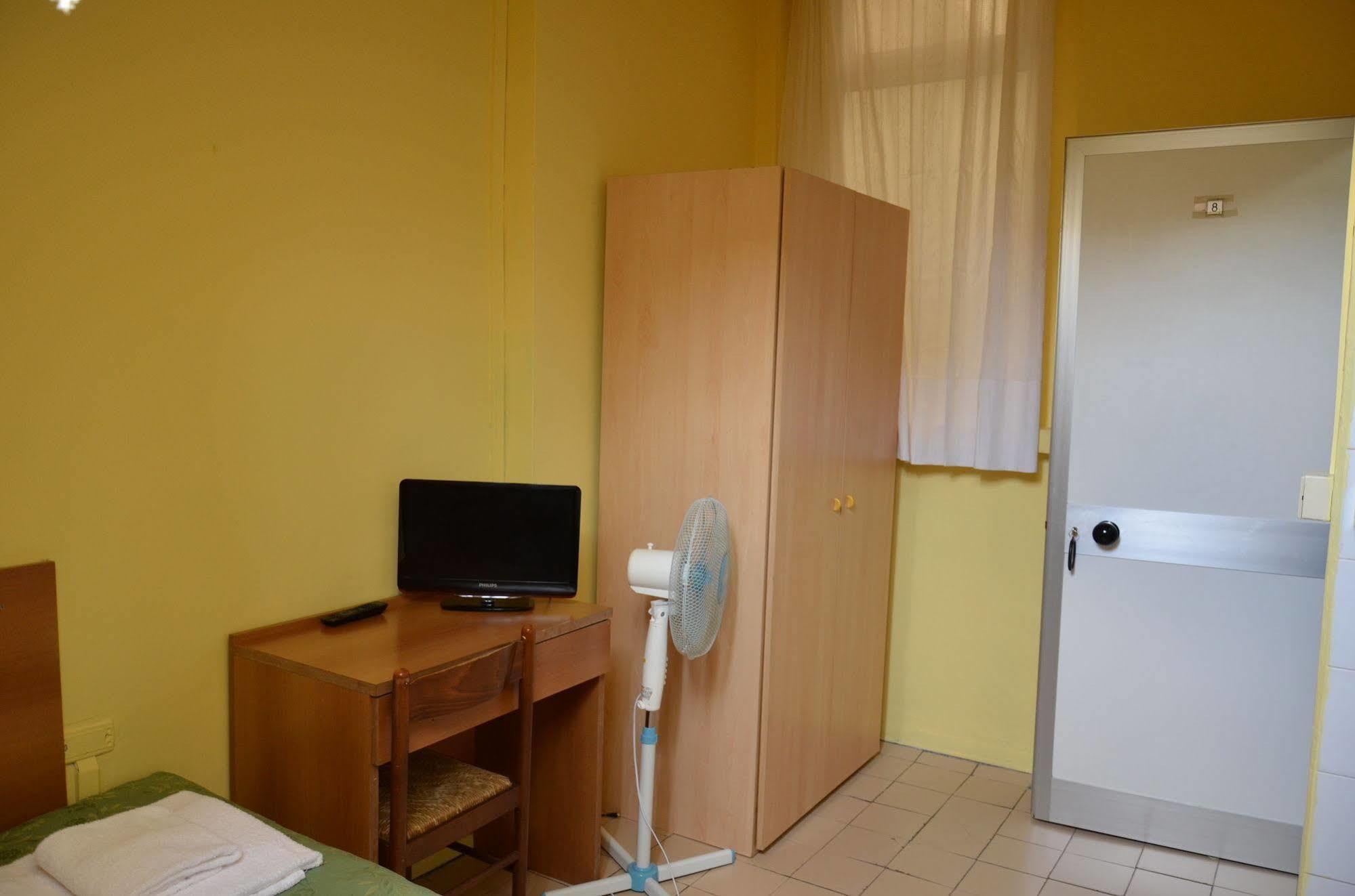 Hotel New Milan Extérieur photo