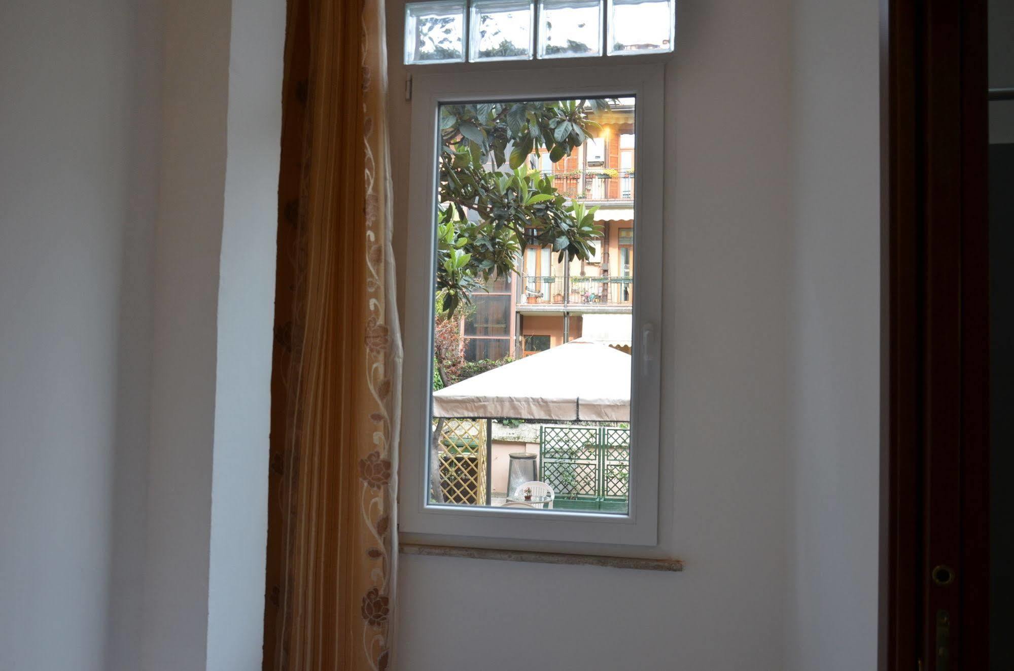 Hotel New Milan Extérieur photo