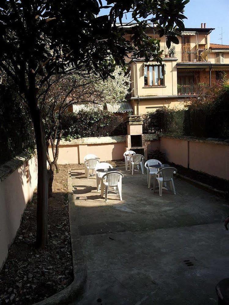 Hotel New Milan Extérieur photo