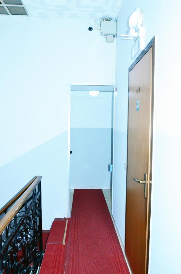 Hotel New Milan Extérieur photo