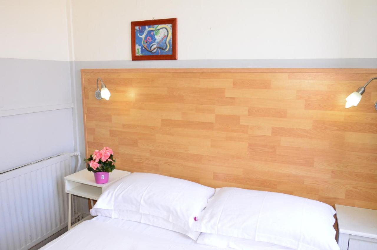 Hotel New Milan Extérieur photo