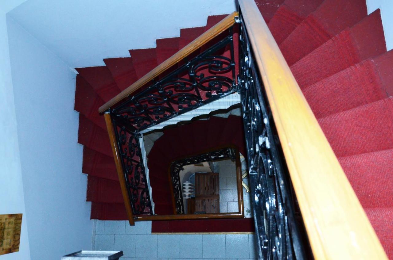 Hotel New Milan Extérieur photo