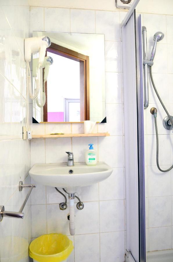 Hotel New Milan Extérieur photo