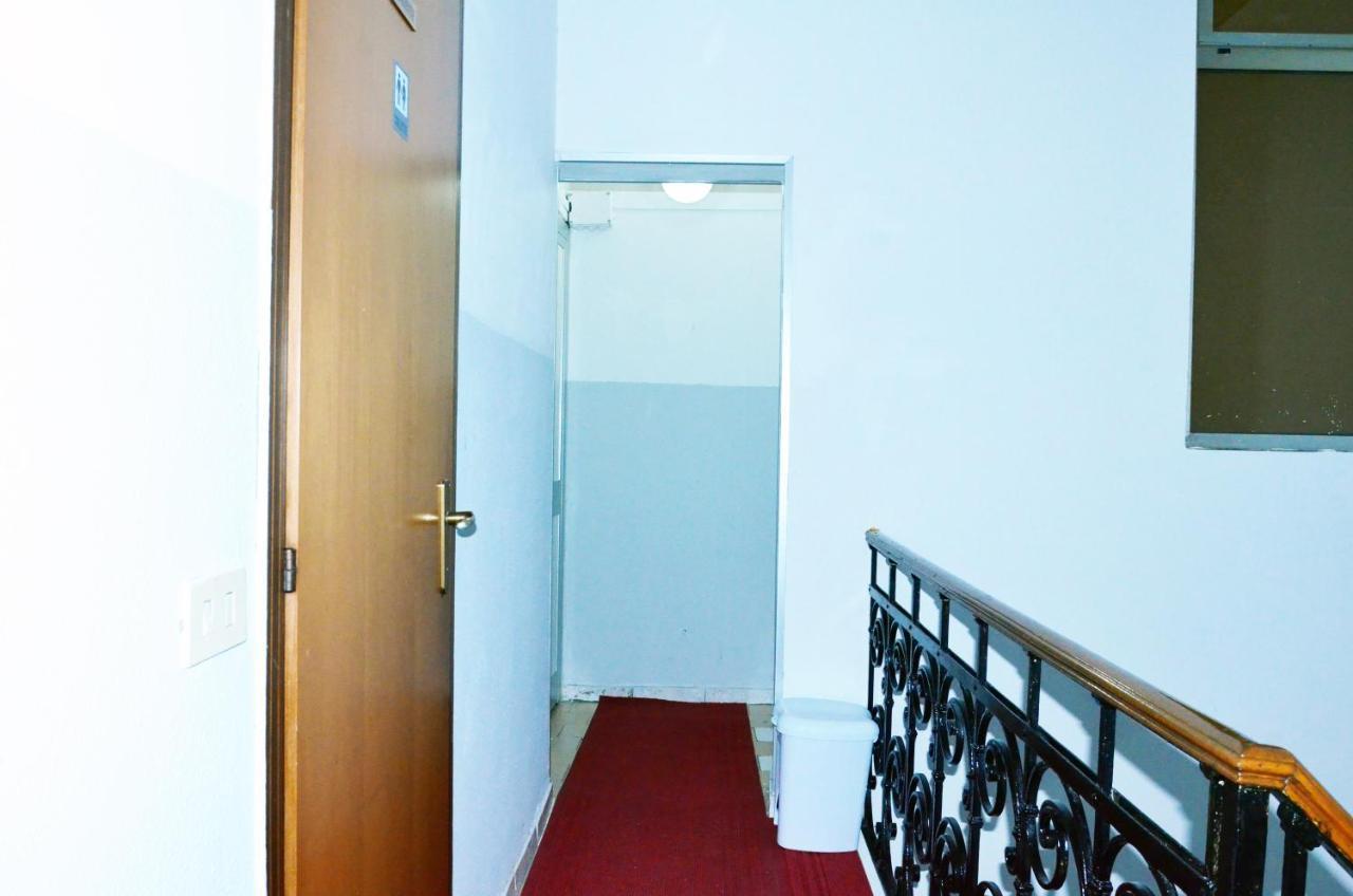Hotel New Milan Extérieur photo