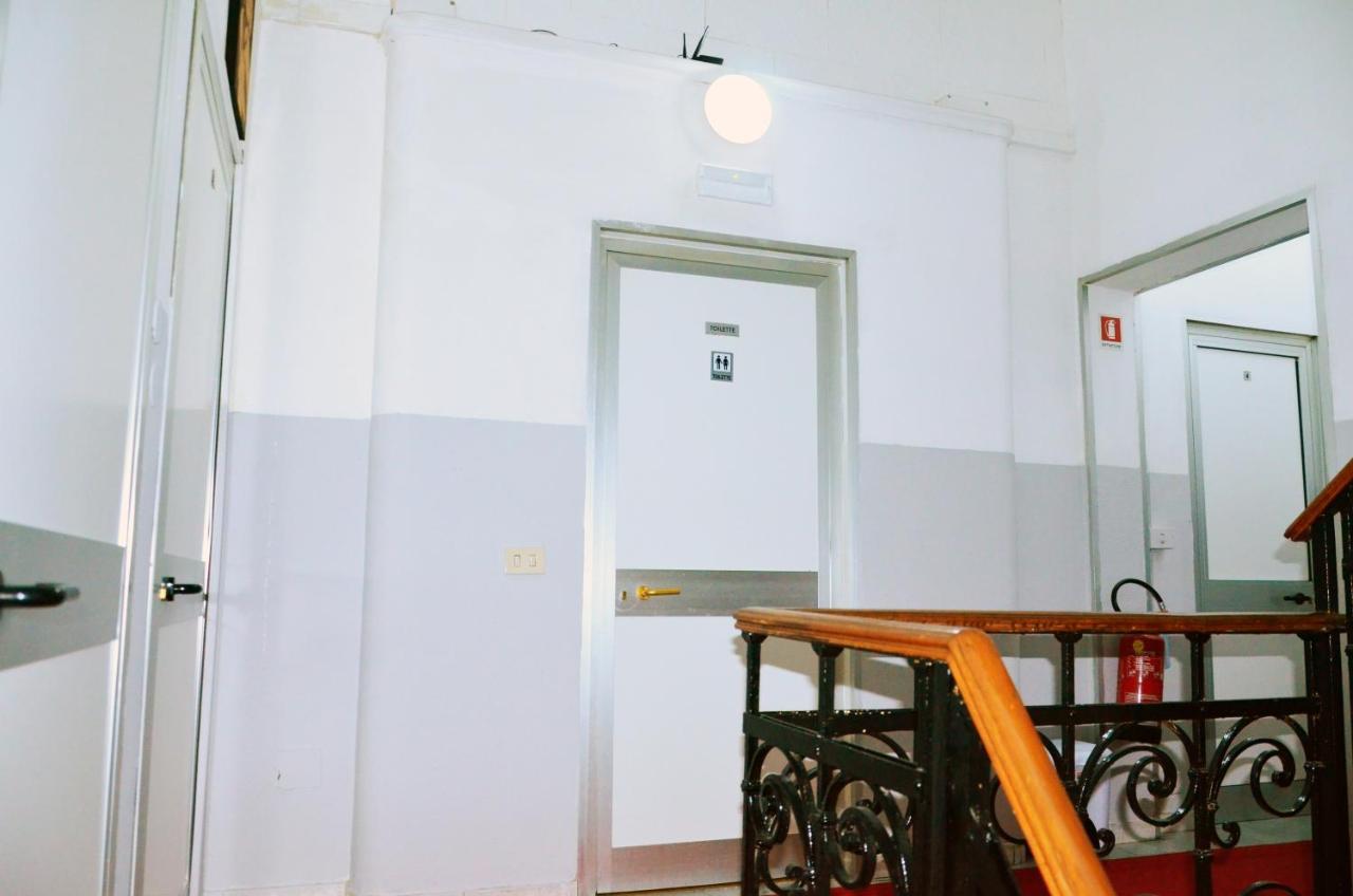 Hotel New Milan Extérieur photo
